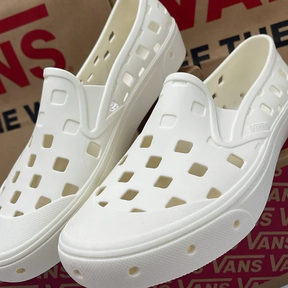 Vans Men’s Slip-On Trk Marshmallow
VN0A5HF8FS8
Sneakers - Picture 7 of 16